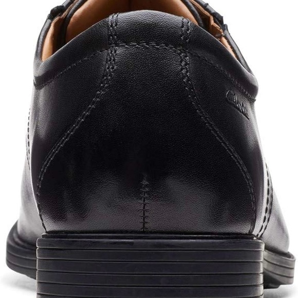 Clarks Black Leather Oxford Shoes with Polished Finish - Picture 5 of 7